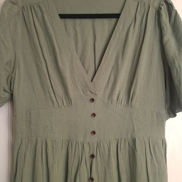 Bloomchic Green Button-Down Dress - Picture 2 of 5